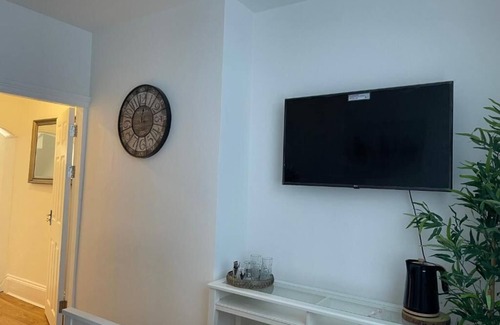 Liverpool Apartment | CityStays Rooms with Free Parking - Deluxe Double Room 2