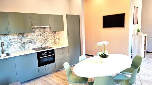 Borgo Roma Apartment | Civic153 - Al Glicine Apartments