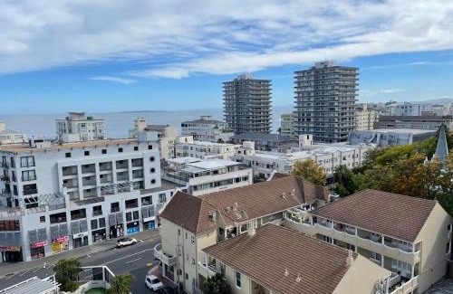 Three Anchor Bay Apartment | CJ’s OceanCityView Modern Secure 1 bed apartment