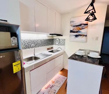 Cagayan de Oro Apartment | CK Haven Hot Shower WiFi Smart TV Outdoor Garden