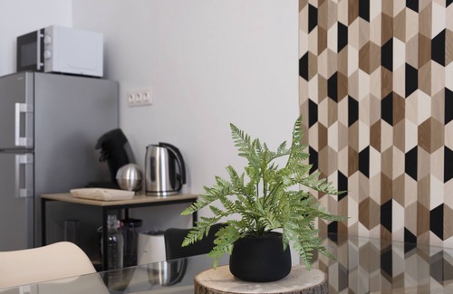 Verdun Apartment | ClairChêne - Cosy Centre Parking