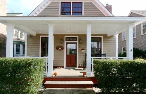 Seabrook House | Clamdigger Cottage by Seabrook Hospitality