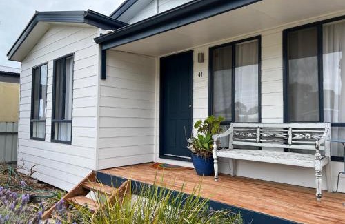 Waterhouse House | Clampetts Pet Friendly Close to Township