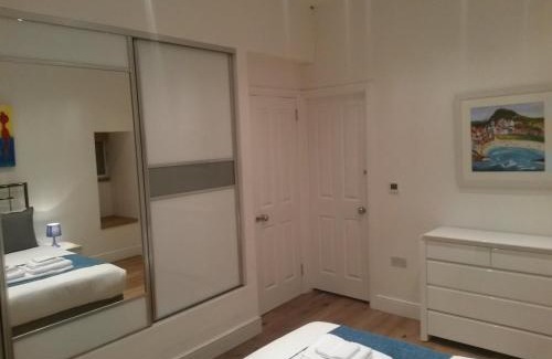 Old Town Apartment | Clamshell Land - Royal Mile