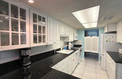 Key Colony Beach House | Clara`s Ocean Gem Condo 2bed 2bath third floor wit