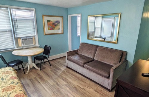 Wildwood Hotel | Clarem Happy Days Inn