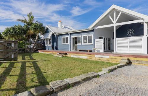 Stockton House | Claremont - Timeless Foreshore Retreat by the Wharf