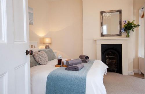 West Cliff House | Clarence Cottage