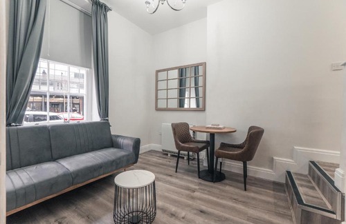 Hope Street Apartment | Clarence Street Town House