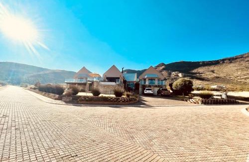 Clarens Villa | Clarens Grand Villa