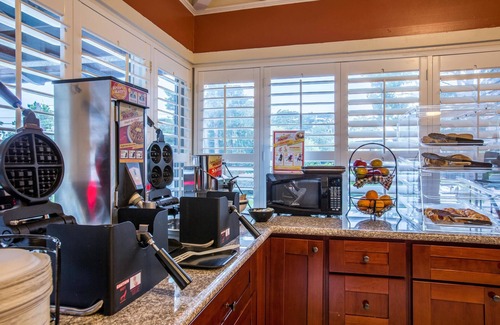 Pacific Grove Hotel | Clarion Collection Wilkie's Inn Pacific Grove - Monterey