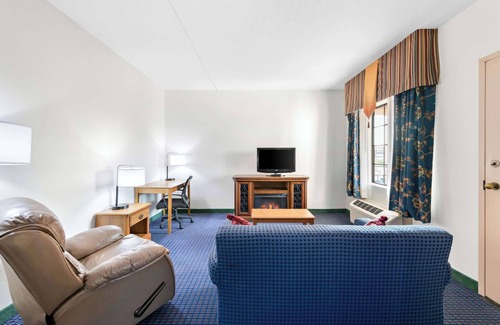 Branson Theater District Hotel | Clarion Inn Branson