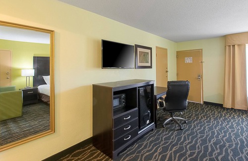 South Carolina Lakes & Blackwater Rivers Hotel | Clarion Inn Columbia Airport