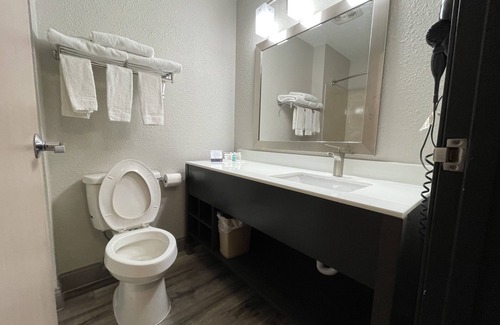 Fairborn Hotel | Clarion Inn Fairborn - Dayton near Wright Patterson