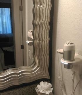 Florida Center Hotel | Clarion Inn & Suites Across From Universal Orlando Resort
