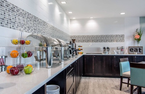Castleberry Hill Hotel | Clarion Inn & Suites Atlanta Downtown