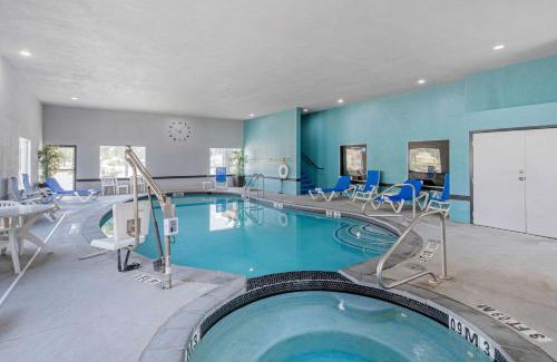 Irving Hotel | Clarion Inn & Suites DFW North