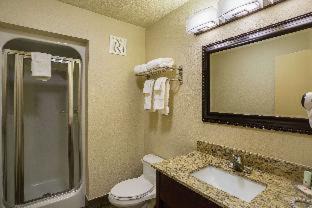 Evansville Hotel | Clarion Inn & Suites Evansville Eastland Area