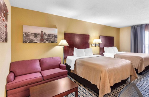 Pike Hotel | Clarion Inn & Suites Northwest