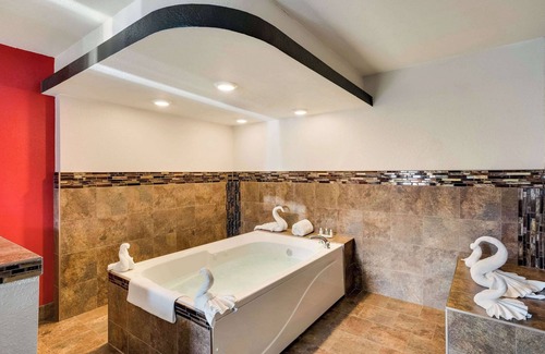 Russellville Hotel | Clarion Inn & Suites Russellville I-40