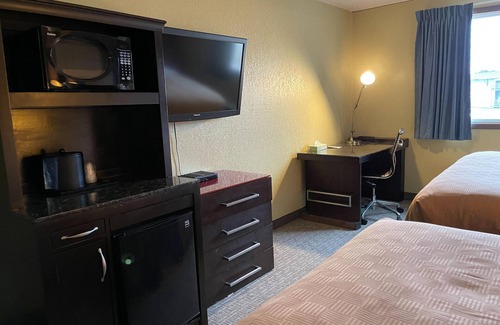 Hurley Hotel | Clarion Inn