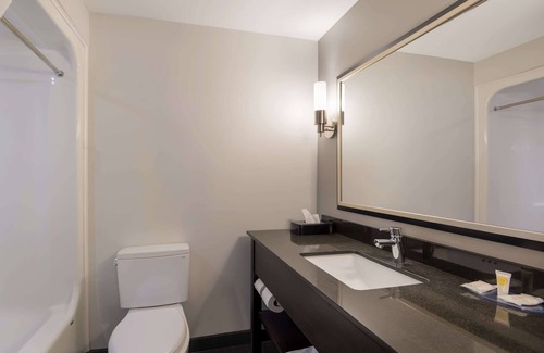 Downtown Syracuse Hotel | Clarion Pointe Downtown