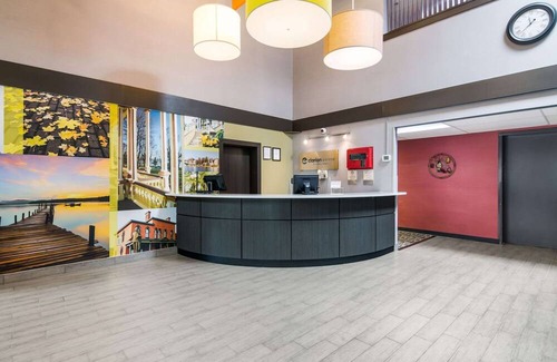 Jamestown Hotel | Clarion Pointe Jamestown - Falconer