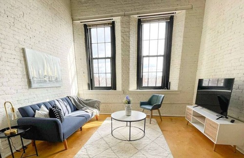 Smoketown Jackson Apartment | Classic 1BD/1BA + Gym - Downtown Louisville