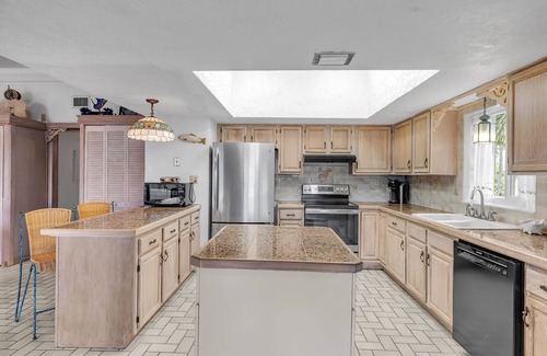 Islamorada House | Classic 2 bedroom, 2 Bath Islamorada Home with Dockage