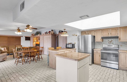 Islamorada House | Classic 2 bedroom, 2 Bath Islamorada Home with Dockage