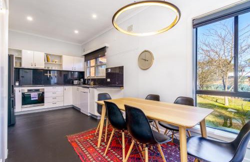 Ainslie House | Classic 2BR with Modern Touch and Garden - Hosted by Canstay