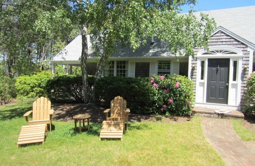 North Chatham House | Classic 5Br Cape Cod Home In Exclusive N. Chatham- Steps To The Private Beach