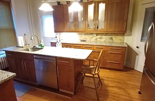 Frankford Apartment | Classic and spacious beauty