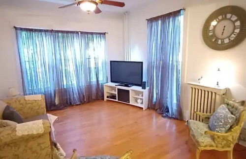 Frankford Apartment | Classic and spacious beauty