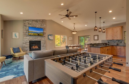 Tahoe Paradise House | Classic Arcade, Foosball, Telescope, Built in 2020, Spa + 10mins to Lake – Paradise Point