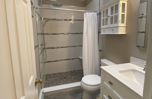 Ocean Grove House | Classic beach house, 4 BDRs, sleeps 10, off street parking, ocean views
