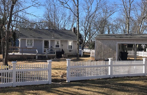 East Falmouth Cottage | Classic Cape Cod Seaside Cottage for Active Families at tip of Seacoast Shores