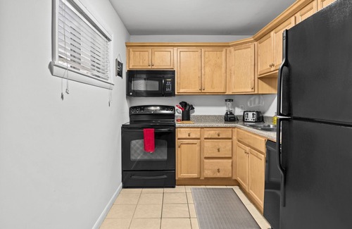 Athens Condo | Classic City Getaway - Walk to Sanford Stadium!