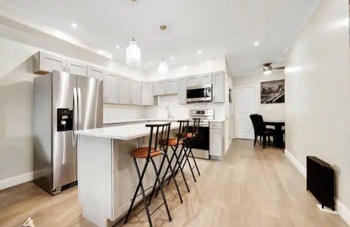 Bushwick Apartment | Classic & Comfortable Stay in Brooklyn:
