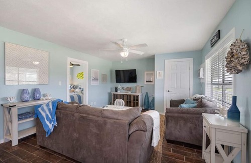 Surfside Beach House | Classic, Cozy Bungalow With Large Deck Near Beach