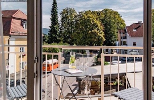 Mondsee House | Classic double room with balcony - Hotel Krone
