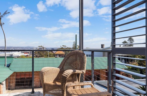 Newcastle House | Classic Elegance on The Hill
