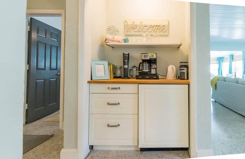 Coquina Key House | Classic Florida ranch, waterfront, heated pool & kayaks - no hurricane damage