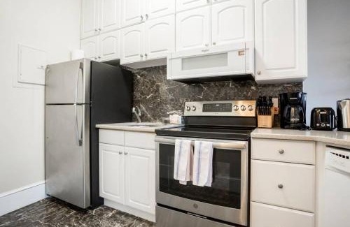 Fenway–Kenmore Apartment | Classic furnished 1BR in Fenway in Brownstone Bldg
