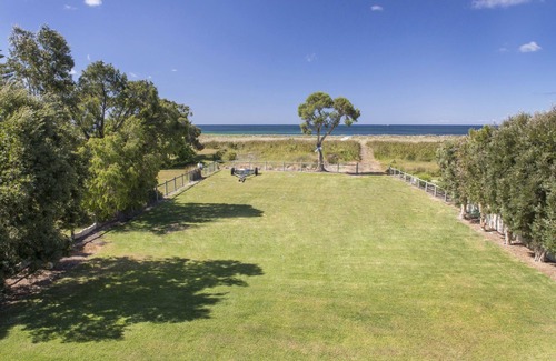 Marybrook House | Classic Holiday Character and Casual Charm with Direct Beach Frontage