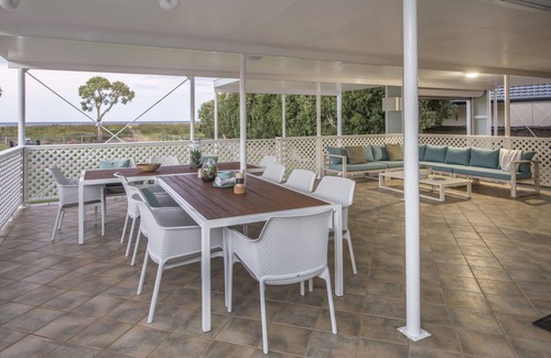 Marybrook House | Classic Holiday Character and Casual Charm with Direct Beach Frontage