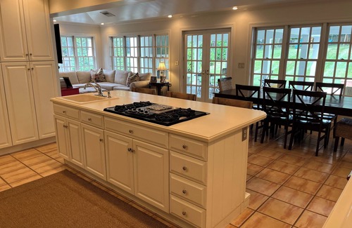 Rolling Fields House | Classic Kentucky Derby Home