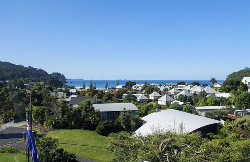 Onemana House | Classic Kiwi Beach Bach – 4 Bedrooms of Laid-Back Charm