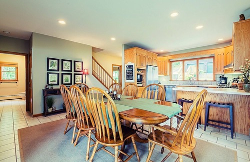 Lake Pocotopaug House | Classic Lake House w/private waterfront, 4 steps to water, FirePit/Kayaks/canoe