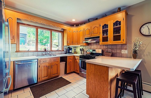 Lake Pocotopaug House | Classic Lake House w/private waterfront, 4 steps to water, FirePit/Kayaks/canoe